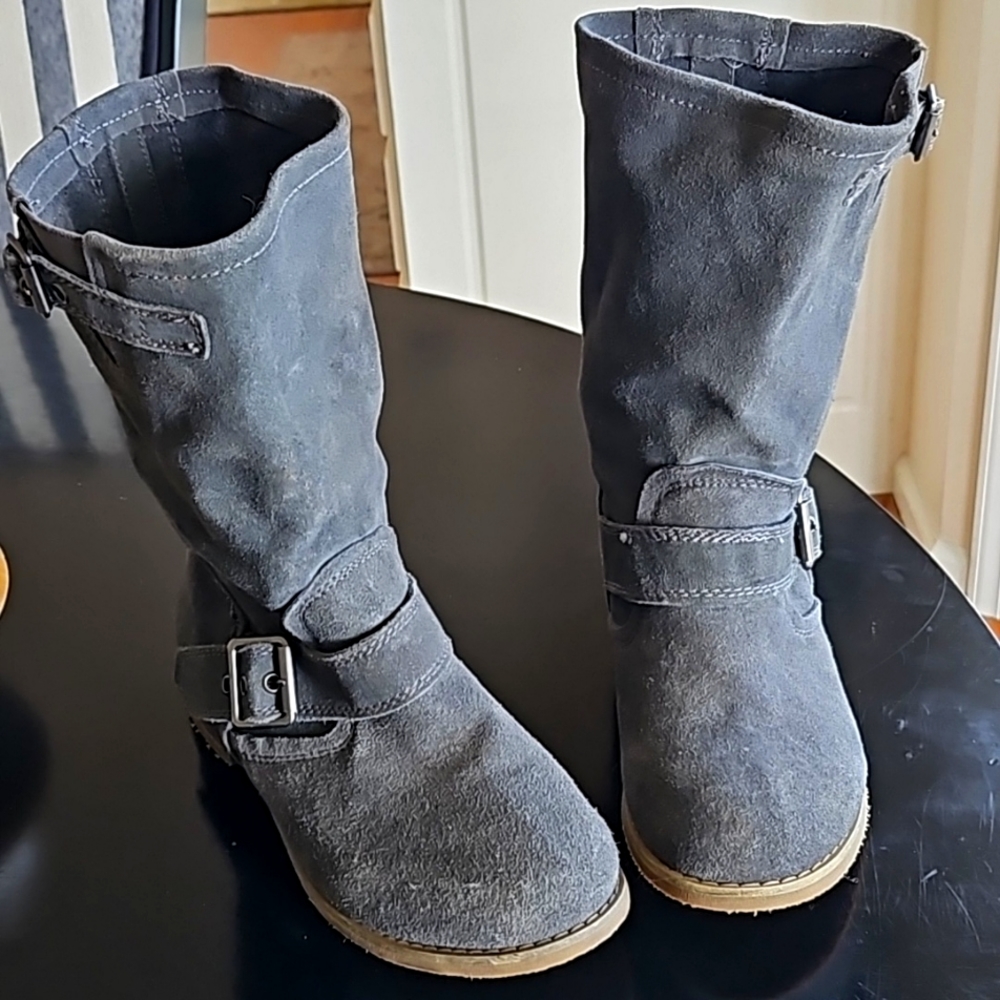 Ebels NWOT Dark Gray Suede Short Boots Size 6.5